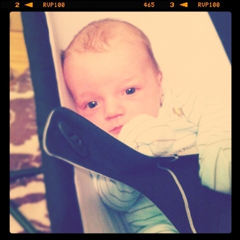 3-weeks-old-babybjorn-bouncer-2.jpg