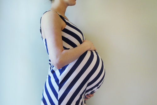 38 weeks, 4 days pregnant side view