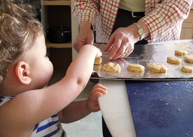toddler cookie baking