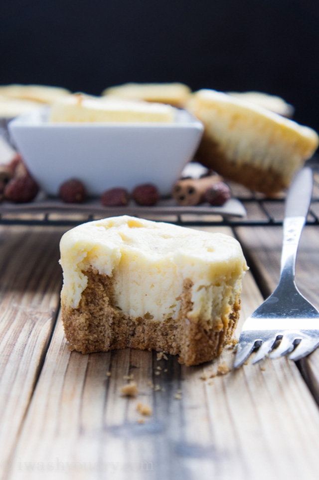 eggnog cheesecake with gingerbread cookie crust