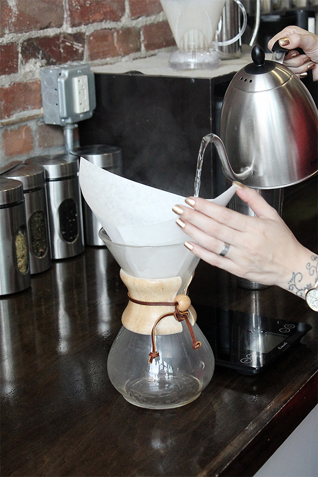how to brew coffee with a chemex