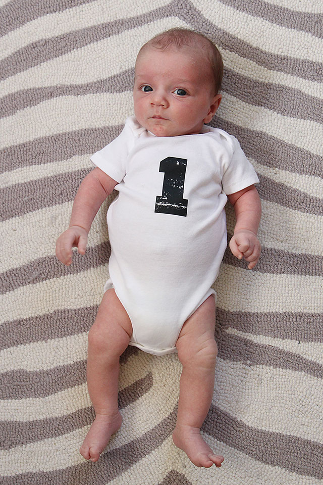 monthly baby photo - one month old