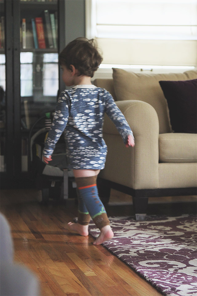 toddler wearing babylegs leg warmers