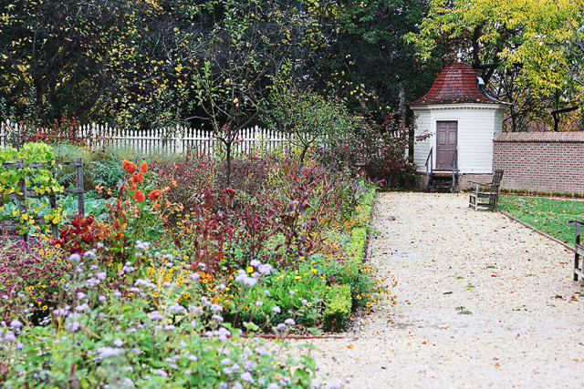 The gardens while visiting Mount Vernon on A Girl Named PJ