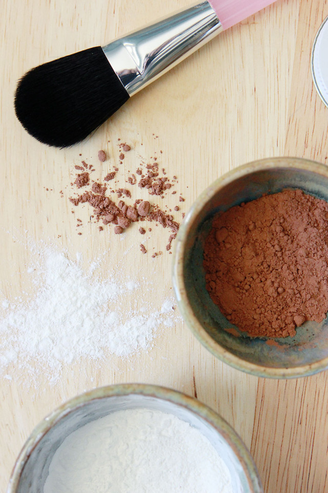 A simple recipe for homemade dry shampoo | A Girl Named PJ