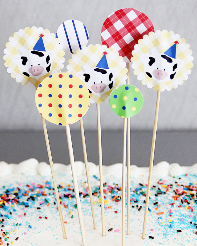 On A Girl Named PJ: An easy way to decorate a store-bought cake